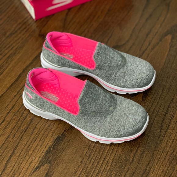 New Skechers Go Walk 3 Gray & Pink Girls Size 2 - Picture 2 of 12